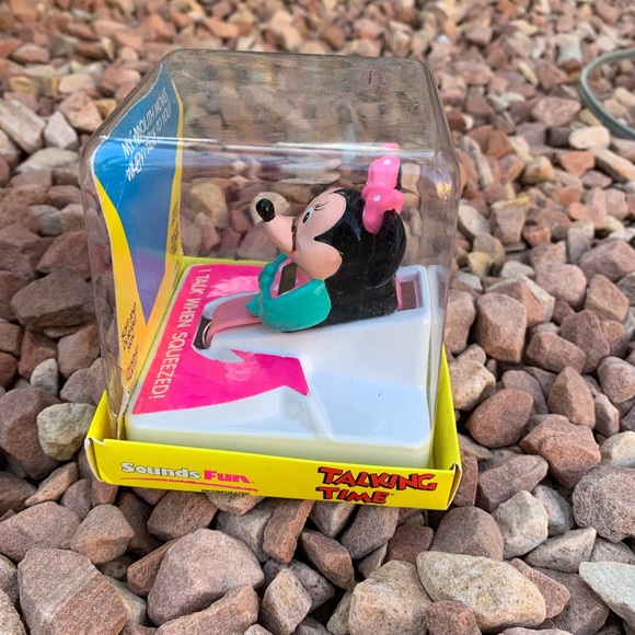 A Vintage Fun Talking Time Watch of Minnie - Picture 5 of 6